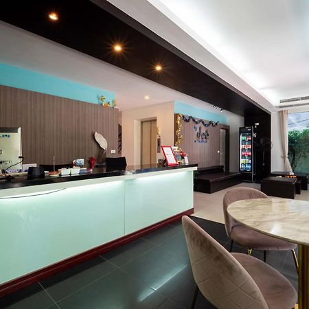 Отель By Dee At Jomtien Экстерьер фото